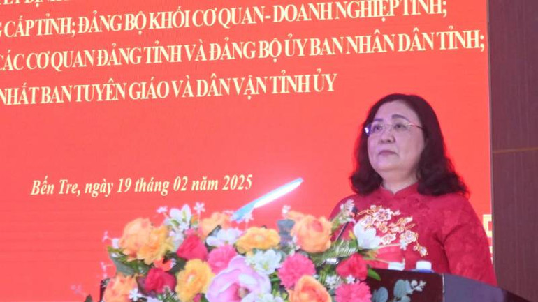 Quyền Bí thư Tỉnh ủy Bến Tre Hồ Thị Hoàng Yến phát biểu chỉ đạo tại Hội nghị. (Ảnh: HOÀNG TRUNG)