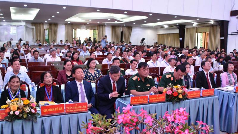 Đại biểu tham dự tại Hội thảo về cuộc đời và sự nghiệp đồng chí Nguyễn Thị Định. (Ảnh: HOÀNG TRUNG)