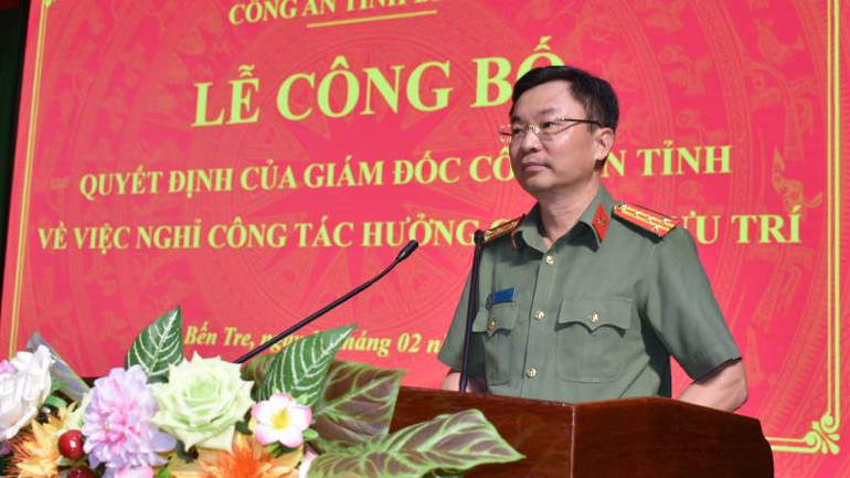 Đại tá Trương Sơn Lâm, Giám đốc Công an tỉnh Bến Tre, phát biểu tại buổi lễ. (Ảnh: HOÀNG TRUNG)