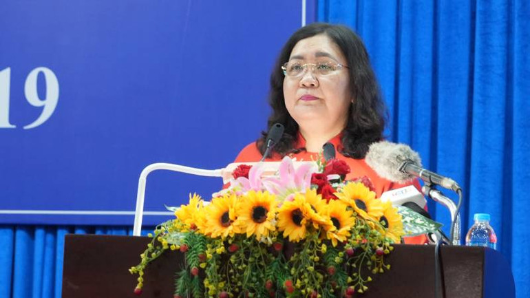 Bí thư Tỉnh ủy-Chủ tịch Hội đồng nhân dân tỉnh Bến Tre Hồ Thị Hoàng Yến phát biểu chỉ đạo tại kỳ họp. (Ảnh HOÀNG TRUNG) Bí thư Tỉnh ủy-Chủ tịch Hội đồng nhân dân tỉnh Bến Tre Hồ Thị Hoàng Yến phát biểu chỉ đạo tại kỳ họp. (Ảnh HOÀNG TRUNG)