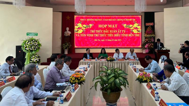 Đại biểu tham dự buổi Họp mặt. (Ảnh: HOÀNG TRUNG) Đại biểu tham dự buổi Họp mặt. (Ảnh: HOÀNG TRUNG)