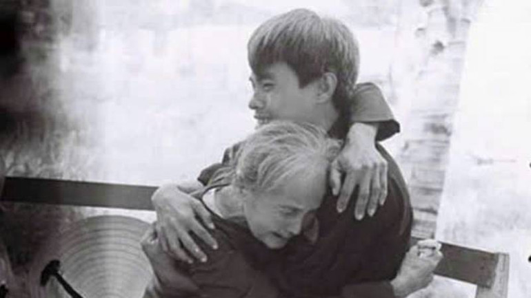 Bức ảnh nổi tiếng "Ngày hội ngộ" của nhiếp ảnh gia Lâm Hồng Long.