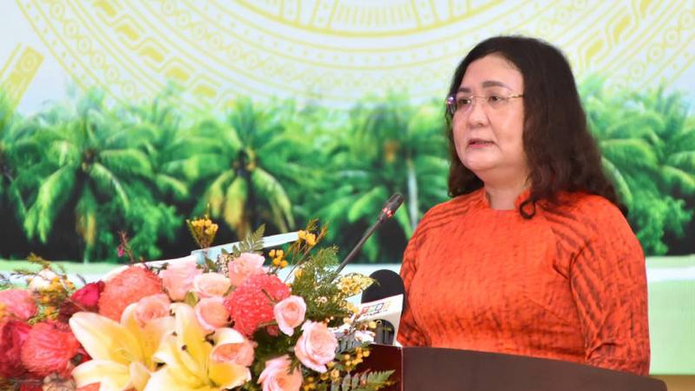 Quyền Bí thư Tỉnh ủy Bến Tre Hồ Thị Hoàng Yến phát biểu tại Hội thảo. (Ảnh: HOÀNG TRUNG)