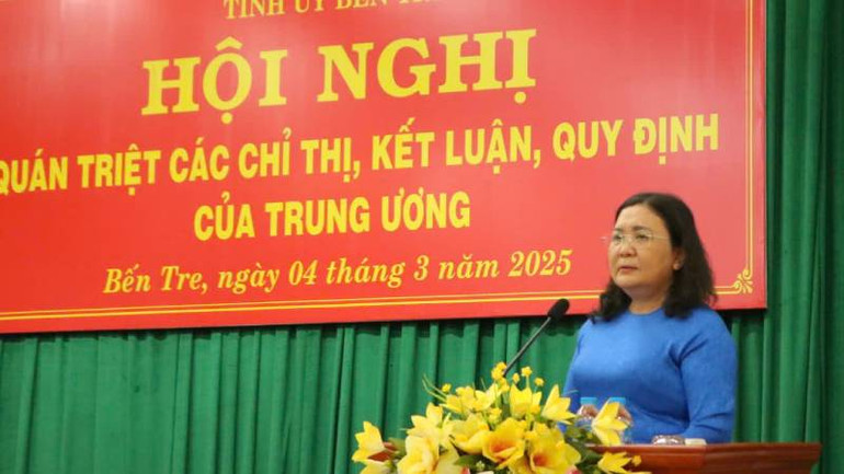 Đồng chí Hồ Thị Hoàng Yến, Quyền Bí thư Tỉnh ủy Bến Tre phát biểu chỉ đạo tại Hội nghị. (Ảnh: HOÀNG TRUNG) Đồng chí Hồ Thị Hoàng Yến, Quyền Bí thư Tỉnh ủy Bến Tre phát biểu chỉ đạo tại Hội nghị. (Ảnh: HOÀNG TRUNG)