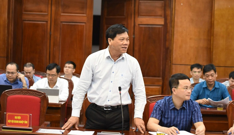 Lãnh đạo Hiệp hội Doanh nghiệp tỉnh Điện Biên nêu một số vướng mắc trong triển khai dự án đầu tư thủy điện tại địa phương. Lãnh đạo Hiệp hội Doanh nghiệp tỉnh Điện Biên nêu một số vướng mắc trong triển khai dự án đầu tư thủy điện tại địa phương.