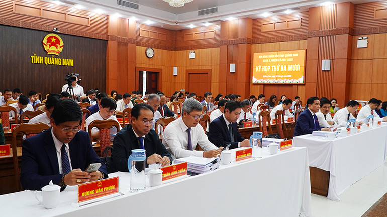 Các đại biểu tham dự Kỳ họp thứ 30, Hội đồng nhân dân tỉnh Quảng Nam khóa X, nhiệm kỳ 2021-2026.