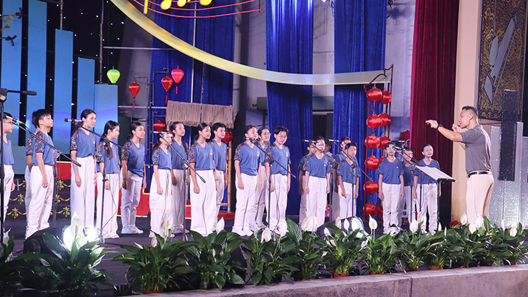 Nhiều tiết mục đặc sắc từ các đoàn hợp xướng tham gia hội thi. Nhiều tiết mục đặc sắc từ các đoàn hợp xướng tham gia hội thi.