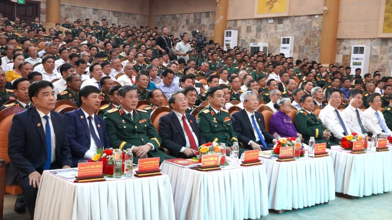 Các đại biểu tham dự Lễ kỷ niệm 80 năm Ngày truyền thống lực lượng vũ trang nhân dân tỉnh Quảng Nam.