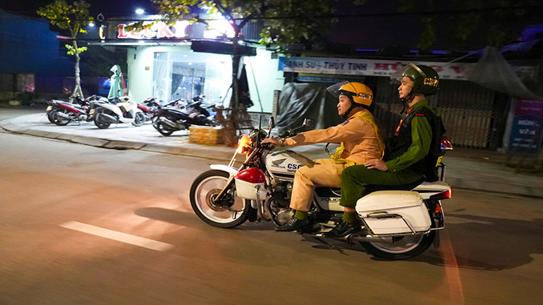 Lực lượng Cảnh sát giao thông Công an tỉnh Quảng Nam tuần tra kiểm soát chặt chẽ, xử lý nghiêm đối với tất cả các hành vi vi phạm trật tự an toàn giao thông.