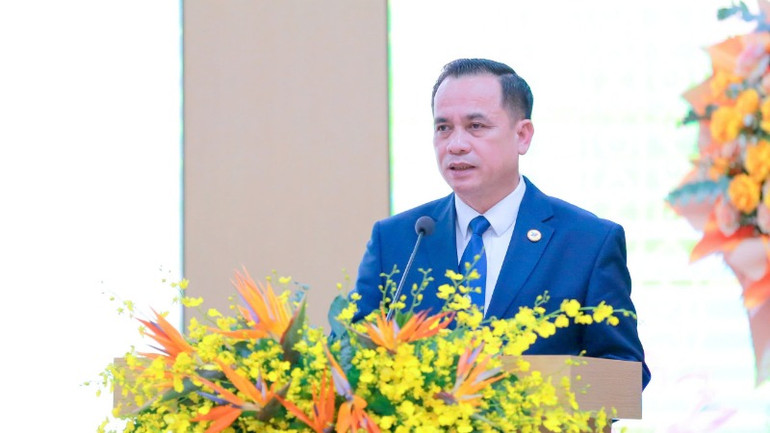 Đồng chí Nguyễn Thanh, Bí thư Đảng ủy, Chủ tịch Hội đồng thành viên EVNCPC phát biểu khai mạc Đại hội. Đồng chí Nguyễn Thanh, Bí thư Đảng ủy, Chủ tịch Hội đồng thành viên EVNCPC phát biểu khai mạc Đại hội.