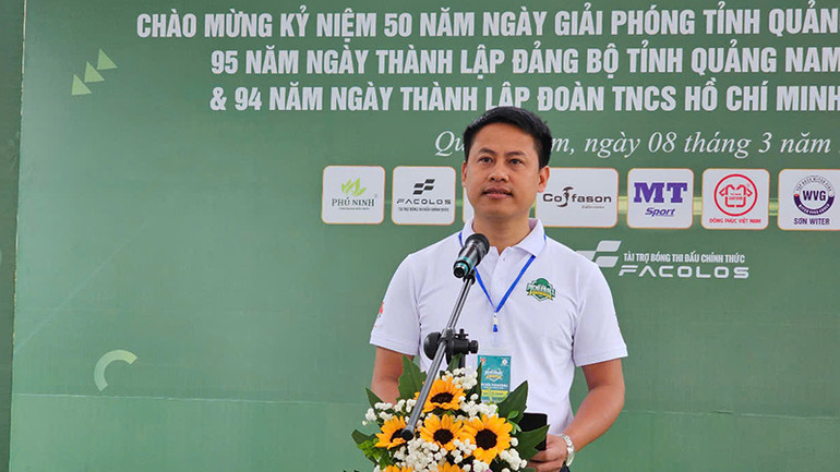 Đồng chí Lê Kim Thường, Phó Bí thư Tỉnh đoàn, Chủ tịch Hội Đồng đội tỉnh Quảng Nam phát biểu khai mạc Giải đấu Pickleball - Tranh Cúp Trimico năm 2025.