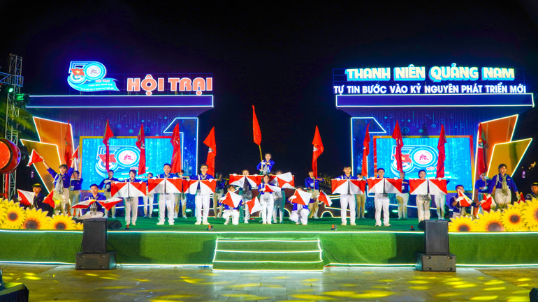 Hội trại “Thanh niên Quảng Nam tự tin bước vào kỷ nguyên phát triển mới” tổ chức nhiều hoạt động sôi nổi. Hội trại “Thanh niên Quảng Nam tự tin bước vào kỷ nguyên phát triển mới” tổ chức nhiều hoạt động sôi nổi.