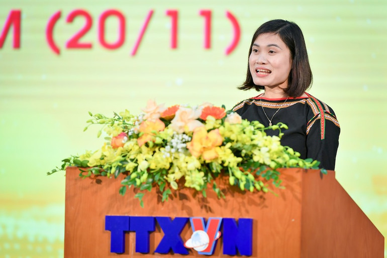 Cô giáo H’ Phen Êya, giáo viên Trường mầm non Ea T’ling huyện Cư Jút, tỉnh Đắk Nông. (Ảnh: THÀNH ĐẠT) Cô giáo H’ Phen Êya, giáo viên Trường mầm non Ea T’ling huyện Cư Jút, tỉnh Đắk Nông. (Ảnh: THÀNH ĐẠT)