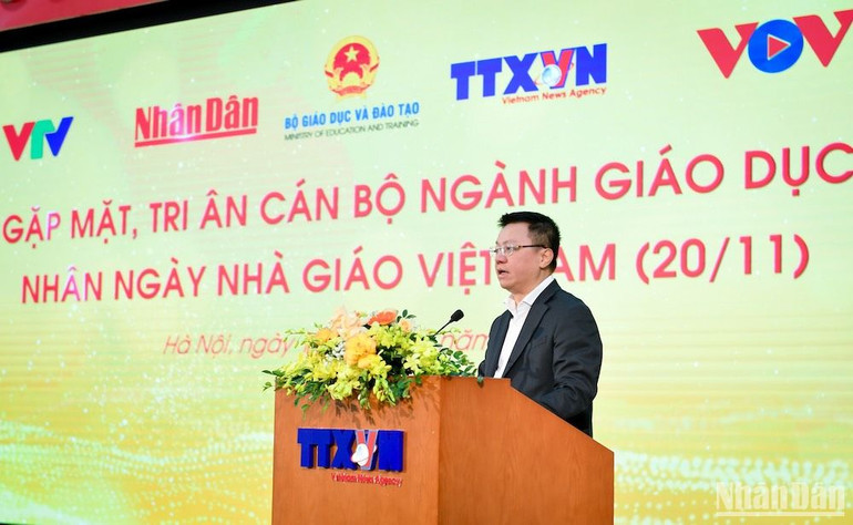 Đồng chí Lê Quốc Minh, Ủy viên Trung ương Đảng, Tổng Biên tập Báo Nhân Dân, Phó Trưởng Ban Tuyên giáo Trung ương, Chủ tịch Hội Nhà báo Việt Nam phát biểu khai mạc. (Ảnh: THÀNH ĐẠT) Đồng chí Lê Quốc Minh, Ủy viên Trung ương Đảng, Tổng Biên tập Báo Nhân Dân, Phó Trưởng Ban Tuyên giáo Trung ương, Chủ tịch Hội Nhà báo Việt Nam phát biểu khai mạc. (Ảnh: THÀNH ĐẠT)