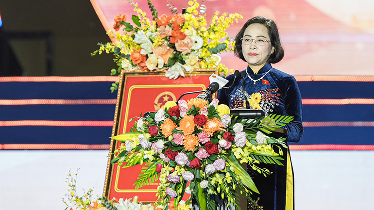 Đồng chí Nguyễn Thị Thanh, Phó Chủ tịch Quốc hội, phát biểu tại buổi lễ.