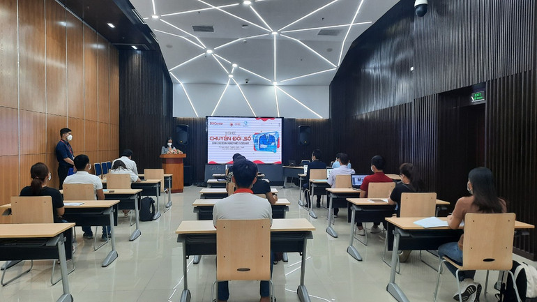 Thành phố Hồ Chí Minh quyết tâm thực hiện chuyển đổi số một cách hiệu quả. Thành phố Hồ Chí Minh quyết tâm thực hiện chuyển đổi số một cách hiệu quả.