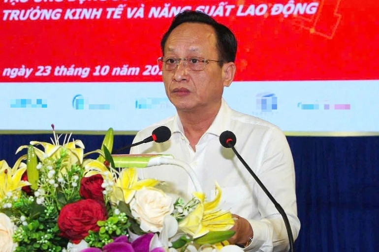 Chủ tịch tỉnh Bạc Liêu Phạm Văn Thiều phát biểu tại hội thảo Chuyển đổi số tỉnh Bạc Liêu. (Ảnh: CTV).