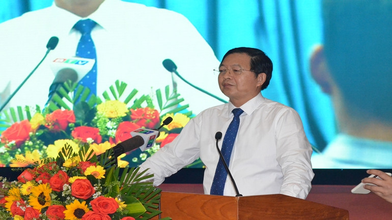 Đồng chí Hồ Quốc Dũng, Bí thư Tỉnh ủy Bình Định phát biểu tại hội nghị.