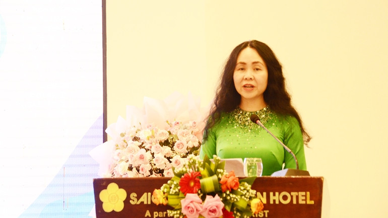 Bà Lê Hoàng Oanh, Cục trưởng Thương mại điện tử và kỹ thuật số (Bộ Công thương) phát biểu tại hội nghị.