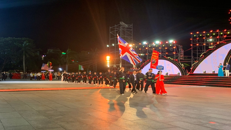 Liên hoan quốc tế Võ cổ truyền Việt Nam lần thứ 8 có sự tham gia của nhiều đoàn võ thuật quốc tế. Liên hoan quốc tế Võ cổ truyền Việt Nam lần thứ 8 có sự tham gia của nhiều đoàn võ thuật quốc tế.