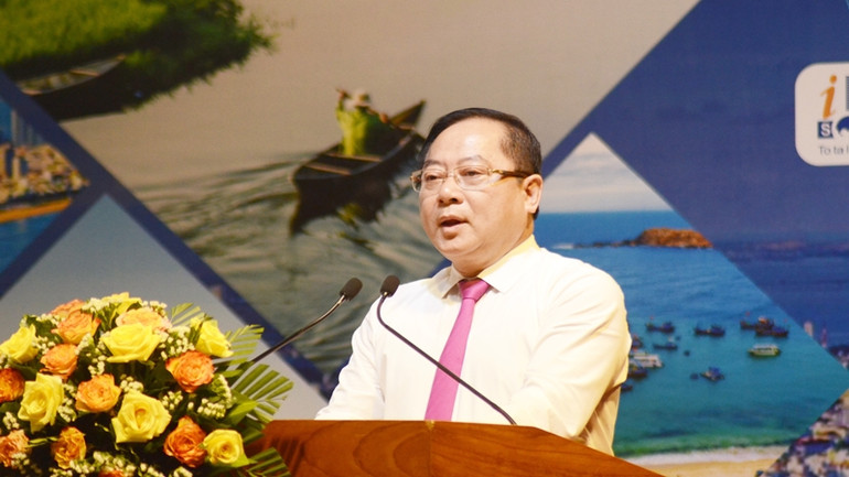 Ông Lê Xuân Sơn,Tổng Biên tập Báo Tiền Phong phát biểu tại hội thảo.