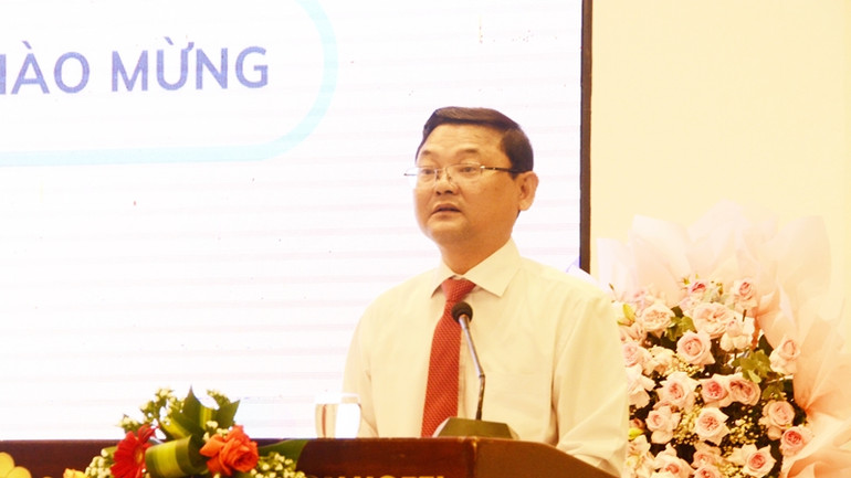 Phó Chủ tịch Ủy ban nhân dân tỉnh Bình Định Nguyễn Tự Công Hoàng phát biểu tại hội nghị.