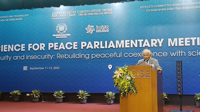 Giáo sư Trần Thanh Vân cho biết, Trung tâm ICISE sẽ trở thành một điểm gặp gỡ thường niên trong tinh thần ngoại giao khoa học của các nghị sĩ quốc hội các nước thuộc Liên minh nghị viện thế giới trong chuỗi các hội thảo IPU Khoa học vì hòa bình. Giáo sư Trần Thanh Vân cho biết, Trung tâm ICISE sẽ trở thành một điểm gặp gỡ thường niên trong tinh thần ngoại giao khoa học của các nghị sĩ quốc hội các nước thuộc Liên minh nghị viện thế giới trong chuỗi các hội thảo IPU Khoa học vì hòa bình.