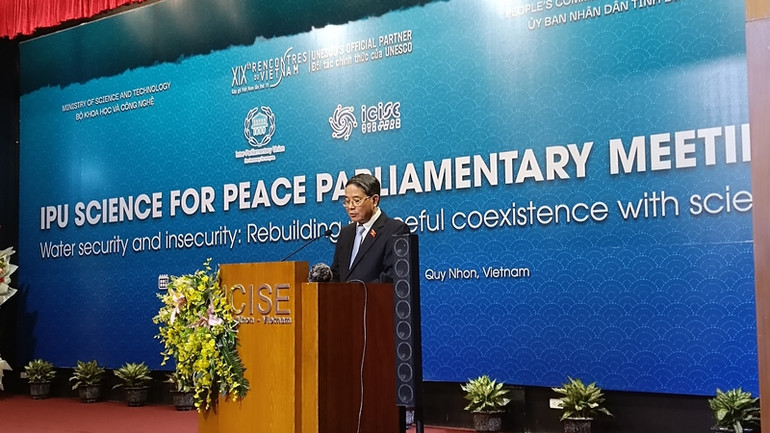 Phó Chủ tịch Quốc hội Nguyễn Đức Hải đánh giá cao sự hợp tác khoa học và mong muốn hợp tác cùng cộng đồng khu vực và quốc tế bảo đảm an ninh nguồn nước quốc gia, giảm bất đồng về khai thác và sử dụng bền vững nước; xây dựng hòa bình thông qua hợp tác khoa học. Phó Chủ tịch Quốc hội Nguyễn Đức Hải đánh giá cao sự hợp tác khoa học và mong muốn hợp tác cùng cộng đồng khu vực và quốc tế bảo đảm an ninh nguồn nước quốc gia, giảm bất đồng về khai thác và sử dụng bền vững nước; xây dựng hòa bình thông qua hợp tác khoa học.