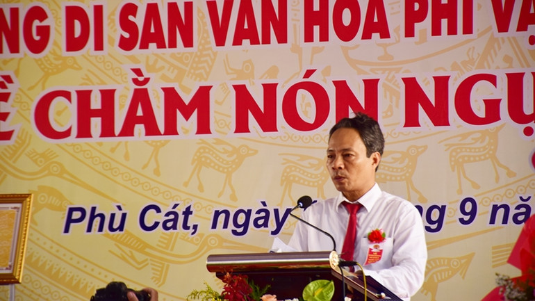 Đồng chí Nguyễn Văn Hưng, Chủ tịch Ủy ban nhân dân huyện Phù Cát phát biểu tại buổi lễ.