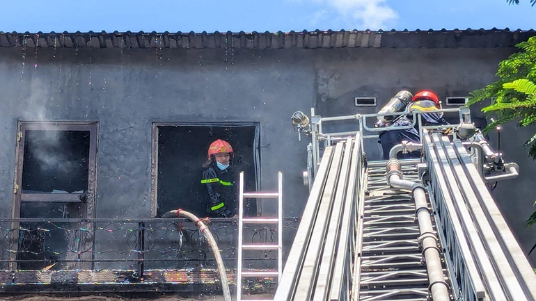 Rất may đám cháy không gây thiệt hại về người.