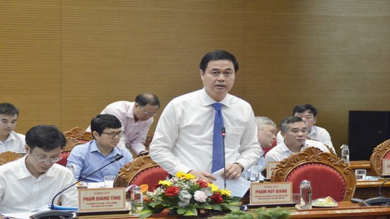 Đồng chí Phạm Huy Giang, Trưởng ban Thi đua-Khen thưởng Trung ương phát biểu tại hội nghị.