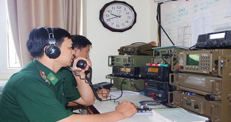 Bộ đội Biên phòng tỉnh Bình Định kêu gọi tàu, thuyền vào nơi tránh trú an toàn.