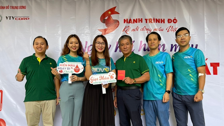 Rất nhiều bạn trẻ đam mê tình nguyện trên cả nước đã được tham gia trải nghiệm, học tập và trưởng thành từ Hành trình Đỏ.