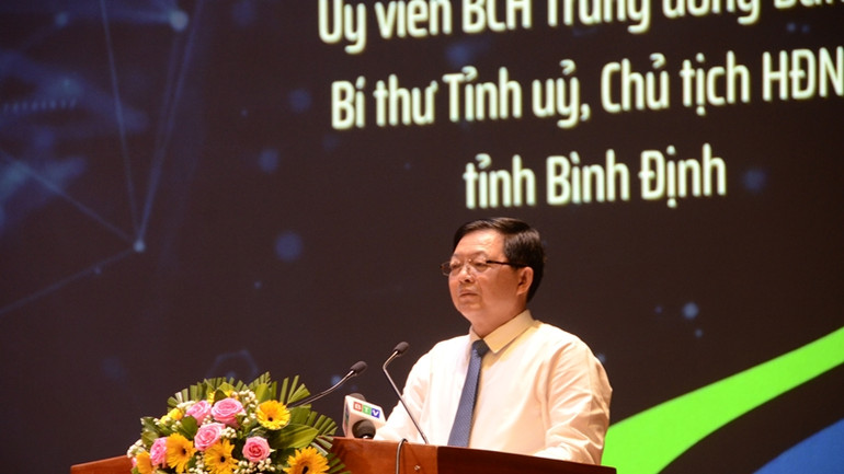 Đồng chí Hồ Quốc Dũng, Bí thư tỉnh ủy Bình Định phát biểu tại hội nghị.