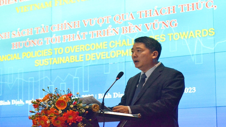 Thứ trưởng Tài chính Cao Anh Tuấn phát biểu tại diễn đàn.