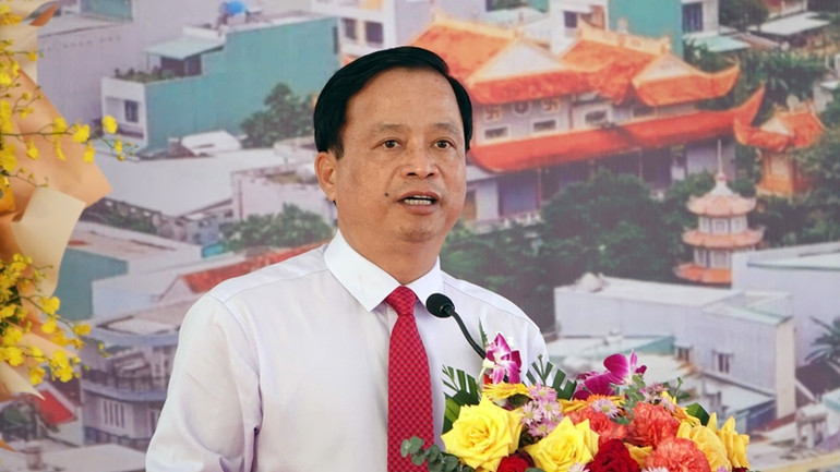 Phó Chủ tịch Thường trực Ủy ban nhân dân tỉnh Bình Định Nguyễn Tuấn Thanh phát biểu tại buổi lễ.