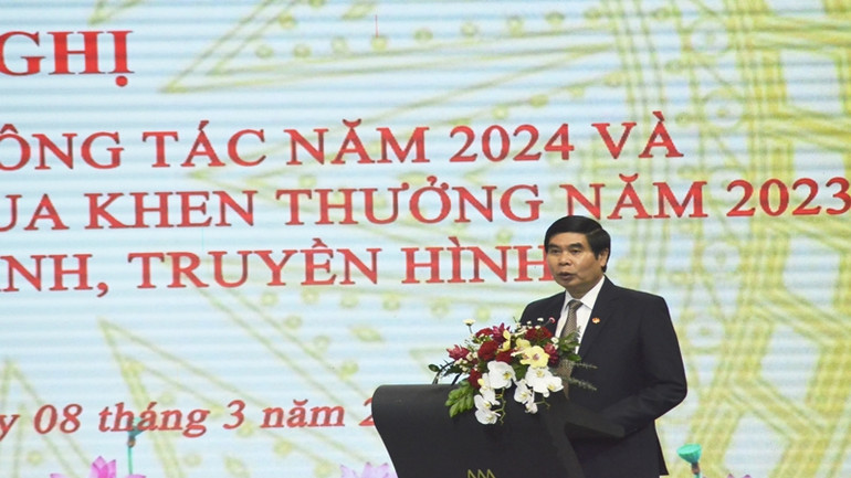 Phó Chủ tịch Ủy ban nhân dân tỉnh Bình Định Lâm Hải Giang phát biểu ý kiến tại hội nghị.