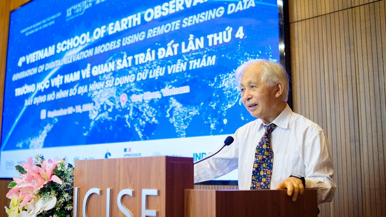 Giáo sư Trần Thanh Vân, Giám đốc Trung tâm ICISE phát biểu tại lễ khai mạc.