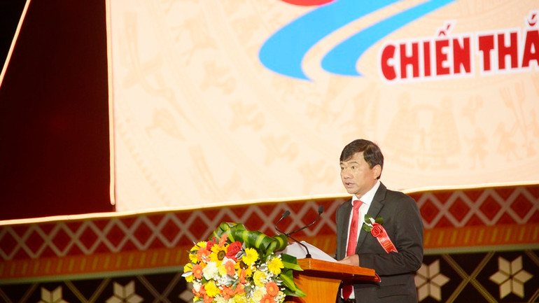 Đồng chí Nguyễn Xuân Vĩnh, Bí thư Huyện ủy An Lão phát biểu tại buổi lễ.