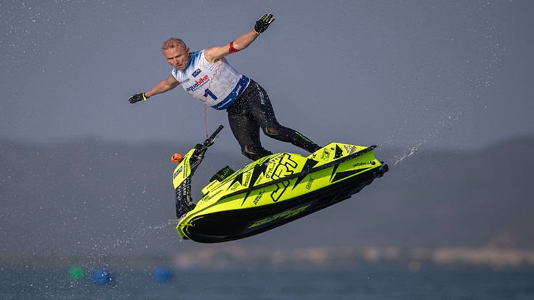 Với kinh nghiệm của mình, vận động viên Roberto Mariani (Ý) tiếp tục giành giải nhất hạng mục Freestyle.