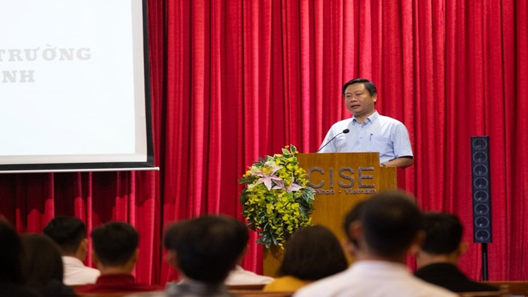 TS. Trần Thanh Sơn, Phó Giám đốc Trung tâm quốc tế Khoa học và Giáo dục liên ngành (ICISE) phát biểu tại buổi gặp gỡ.