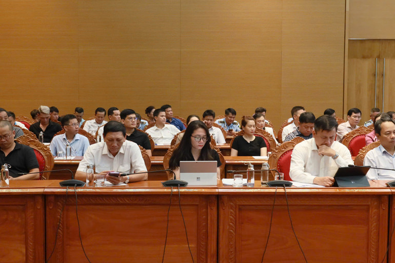 Các đại biểu tham dự hội nghị.