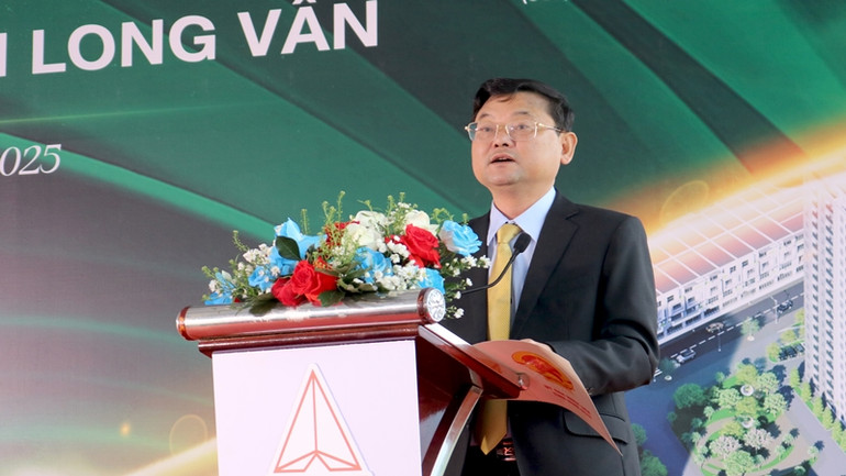 Phó Chủ tịch Ủy ban nhân dân tỉnh Bình Định Nguyễn Tự Công Hoàng phát biểu tại buổi lễ. Phó Chủ tịch Ủy ban nhân dân tỉnh Bình Định Nguyễn Tự Công Hoàng phát biểu tại buổi lễ.