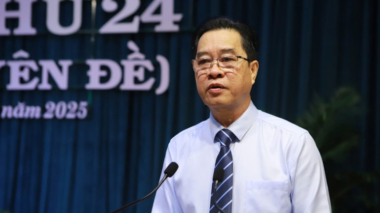 Ông Nguyễn Thành Hải, Giám đốc Sở Tài chính trình bày tham luận tại kỳ họp.