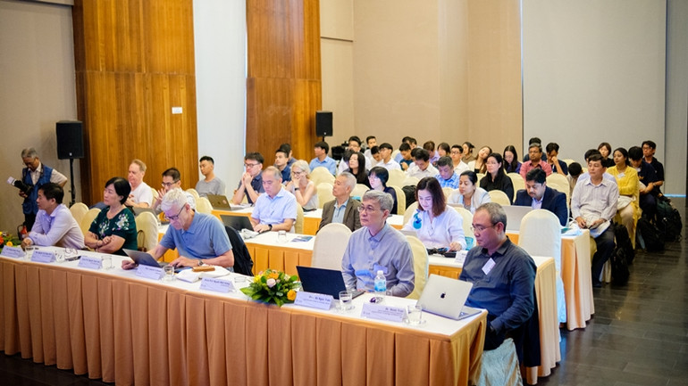 Hội thảo có sự tham dự của nhiều giáo sư, nhà khoa học hàng đầu thế giới. Hội thảo có sự tham dự của nhiều giáo sư, nhà khoa học hàng đầu thế giới.