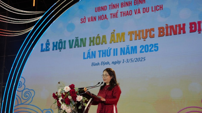 Bà Đỗ Thị Diệu Hạnh, Giám đốc Sở Văn hóa, Thể thao và Du lịch Bình Định phát biểu tại buổi lễ.