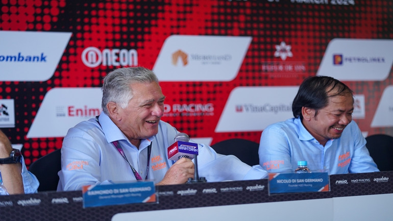 Ông Nicolo di San Germano, Nhà sáng lập H2O Racing chia sẻ ý kiến tại buổi họp báo. Ông Nicolo di San Germano, Nhà sáng lập H2O Racing chia sẻ ý kiến tại buổi họp báo.
