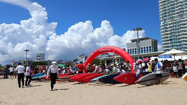 Các vận động viên sẽ tranh tài ở 8 nội dung thi đấu ván chèo đứng