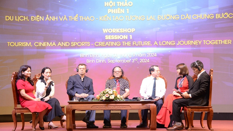 Các chuyên gia thảo luận phiên 1 tại hội thảo.