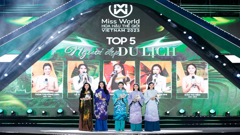 Tốp 5 Người đẹp du lịch. Tốp 5 Người đẹp du lịch.